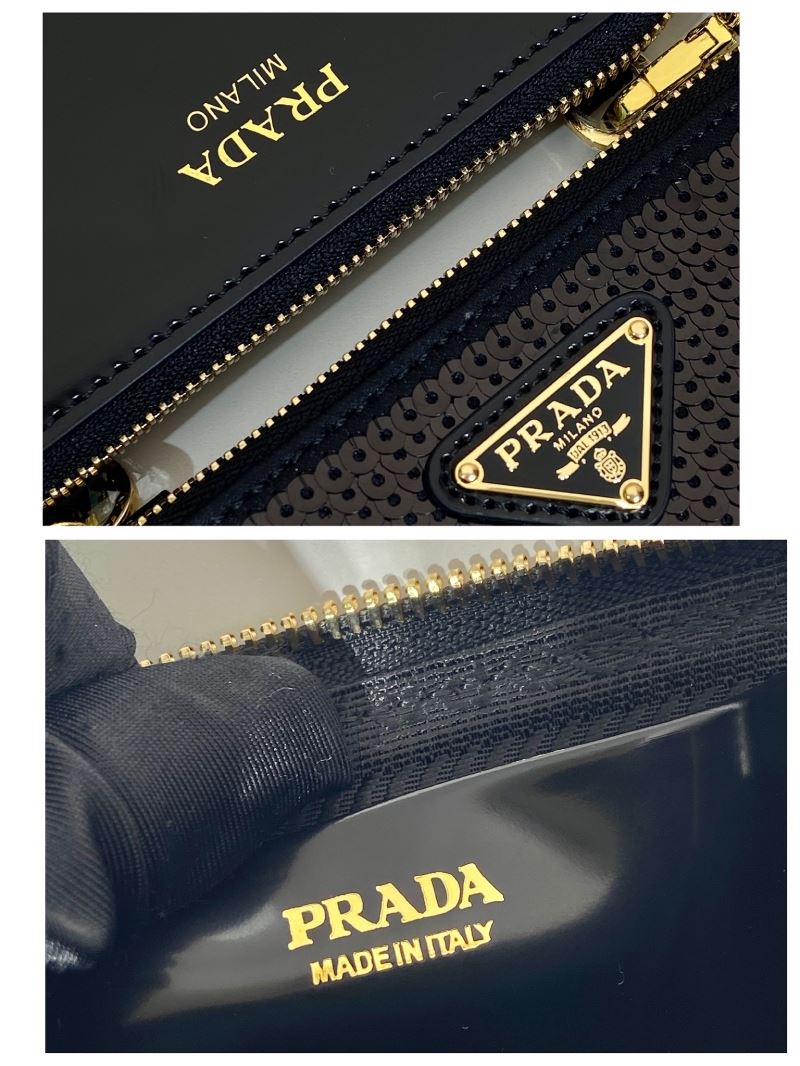 Pra*a triangle pouch